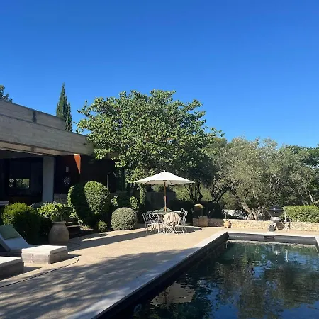 Mas Contemporain Villa *