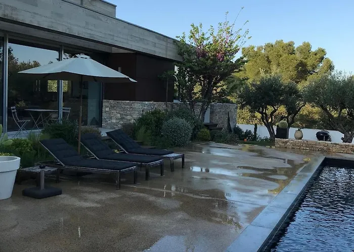 Mas Contemporain Villa *